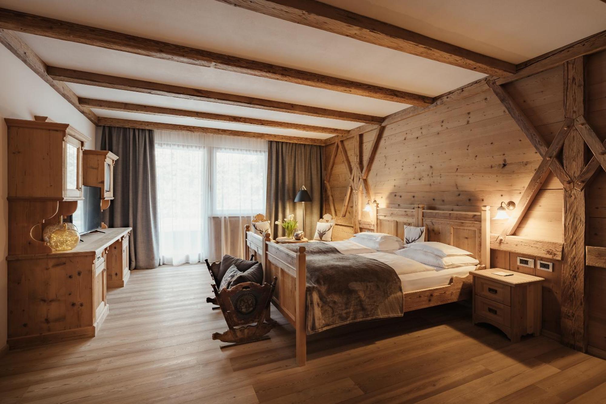 Hotel Antines Ла Вилла Экстерьер фото